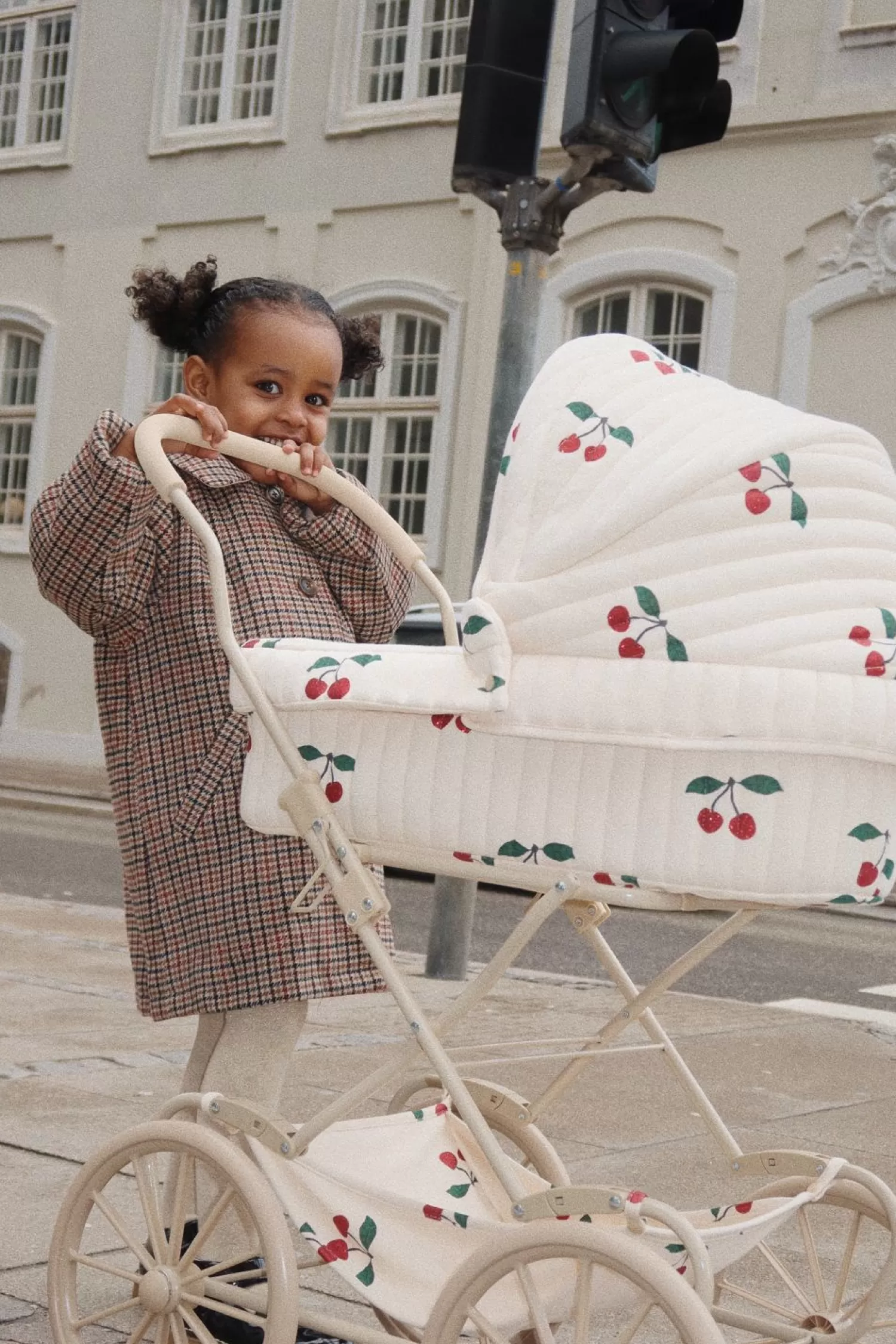 Online Konges Sløjd Poppenwagen Met Glitters - Ma Grande Cerise Glitter